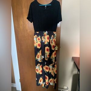 XL Sunflower Maxi Dress with pockets!!! Brand new from Amazon